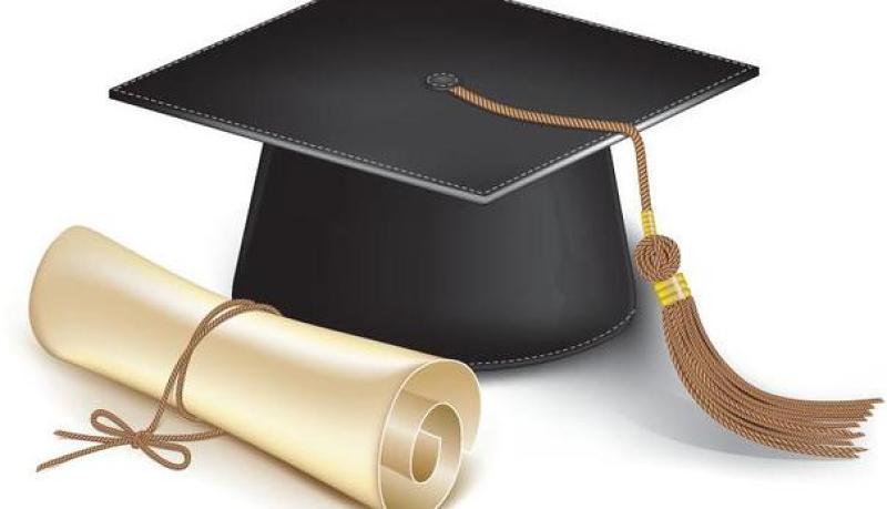 2021年学士帽和毕业证图片